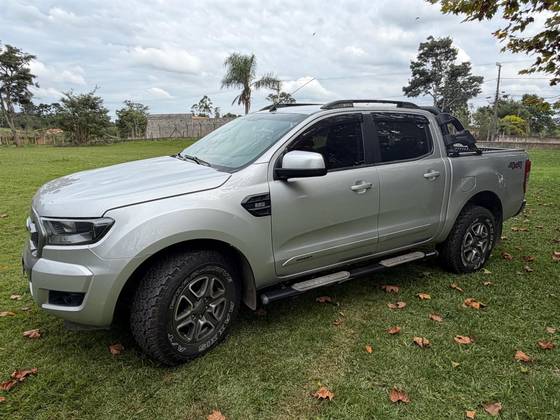 FORD RANGER 2.2 XLS 4X4 CD 16V DIESEL 4P AUTOMÁTICO